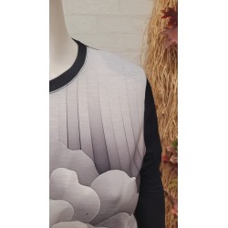 Camiseta gran flor negra