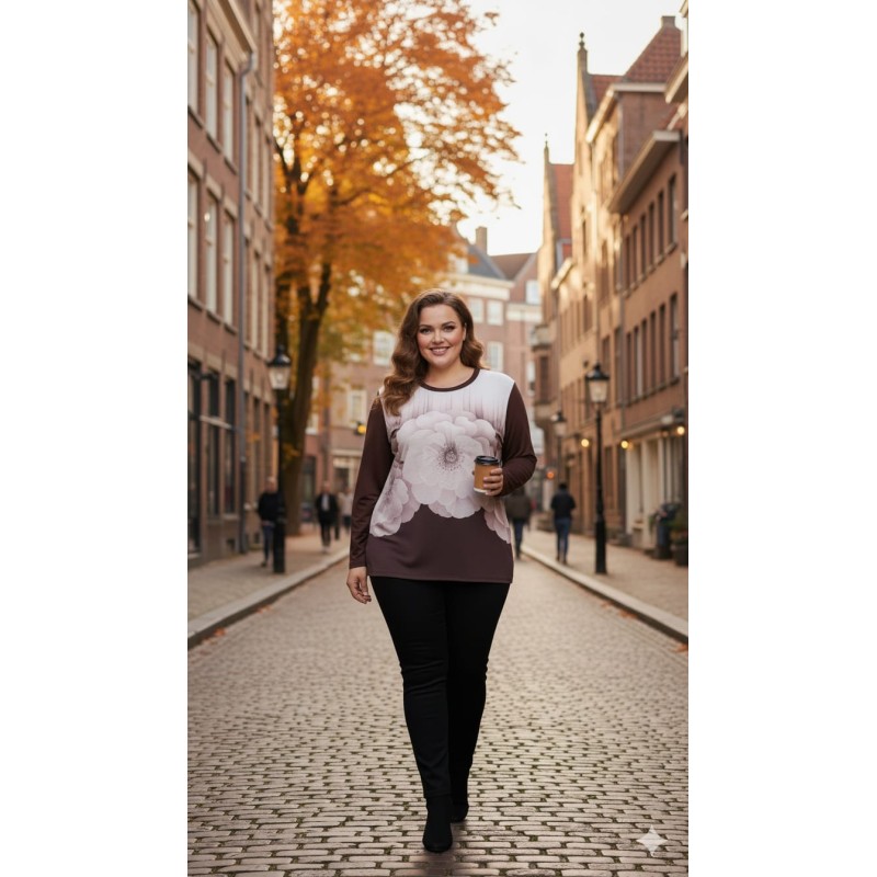 camiseta gran flor marrón