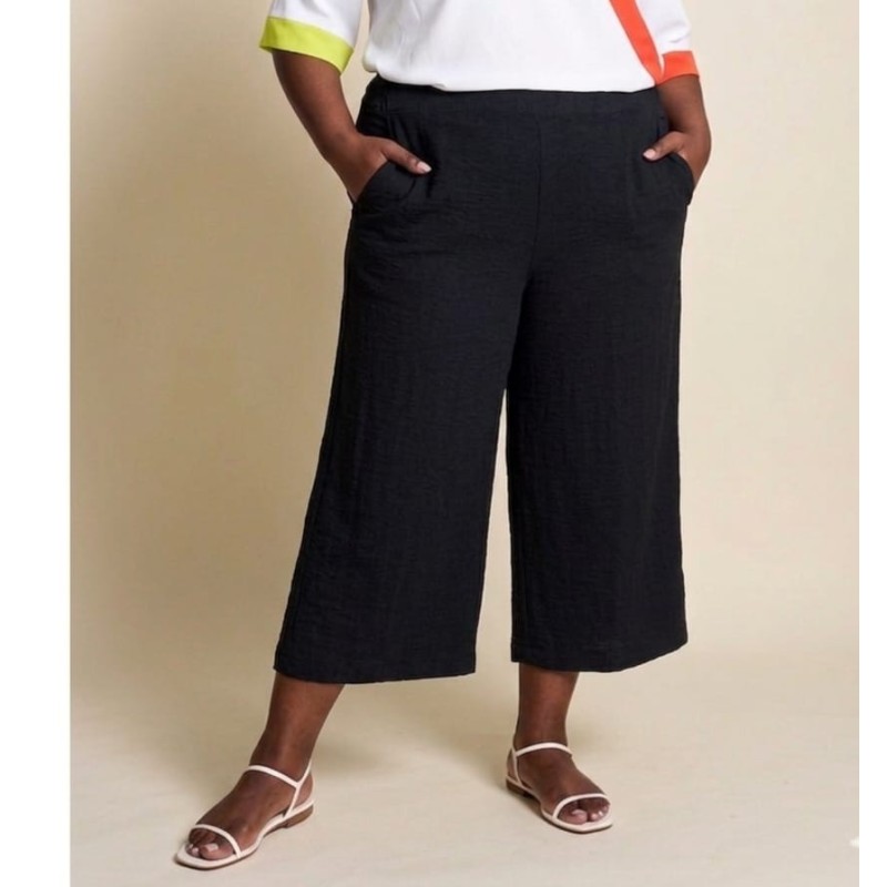 Pantalón capri negro