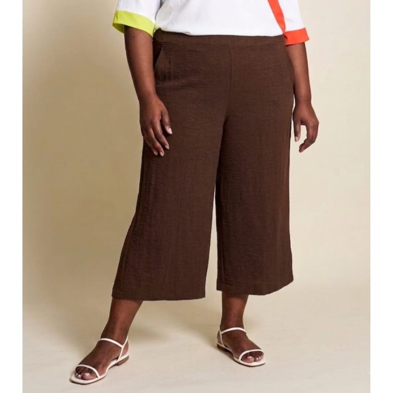 Pantalón capri marrón